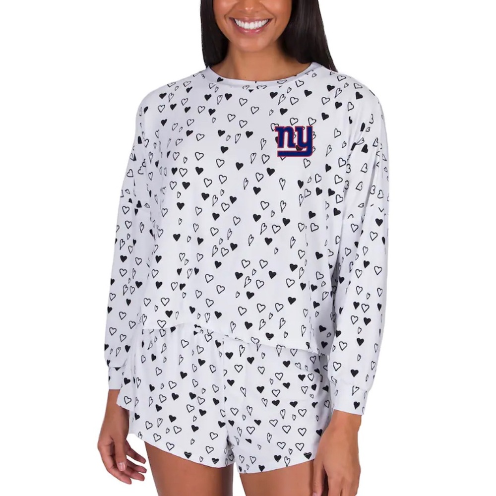 New York Giants Concepts Sport Women's Epiphany Long Sleeve Top & Shorts Set